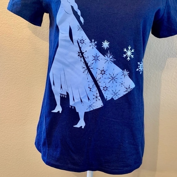 NWT Frozen II Tee Small Dark Blue Light Blue Shadow Image Disney Cotton - Picture 9 of 13